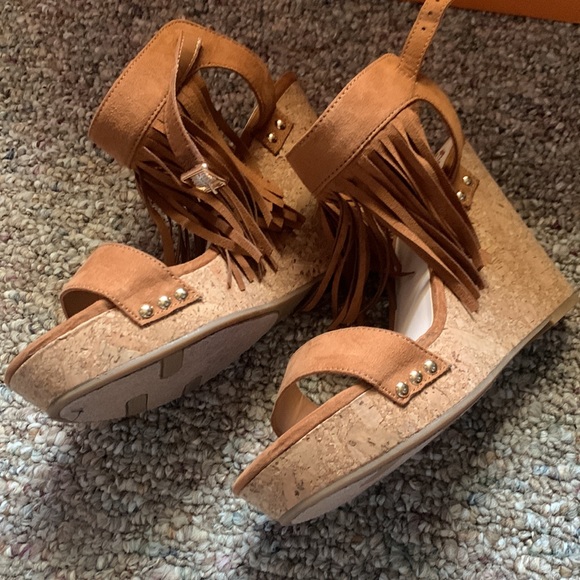 Fergaliciou by fergie - Picture 6 of 8